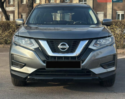 Серый Ниссан Rogue, объемом двигателя 2.49 л и пробегом 206 тыс. км за 12999 $, фото 3 на Automoto.ua