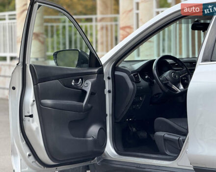 Серый Ниссан Rogue, объемом двигателя 2.5 л и пробегом 162 тыс. км за 12900 $, фото 42 на Automoto.ua