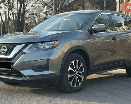 Серый Ниссан Rogue, объемом двигателя 2.49 л и пробегом 206 тыс. км за 12999 $, фото 2 на Automoto.ua
