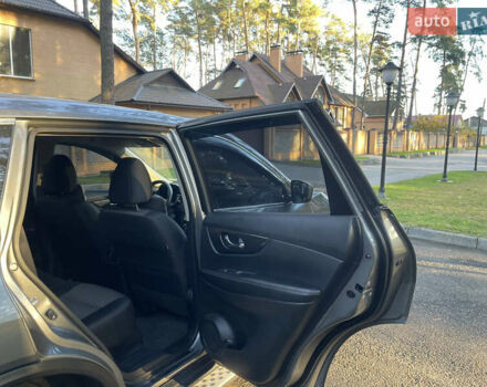 Серый Ниссан Rogue, объемом двигателя 2.5 л и пробегом 112 тыс. км за 13400 $, фото 13 на Automoto.ua