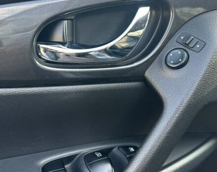 Серый Ниссан Rogue, объемом двигателя 2.49 л и пробегом 206 тыс. км за 12999 $, фото 35 на Automoto.ua