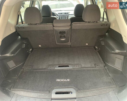 Серый Ниссан Rogue, объемом двигателя 2.5 л и пробегом 190 тыс. км за 14800 $, фото 2 на Automoto.ua