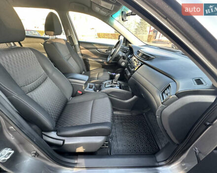 Серый Ниссан Rogue, объемом двигателя 2.49 л и пробегом 206 тыс. км за 12999 $, фото 22 на Automoto.ua