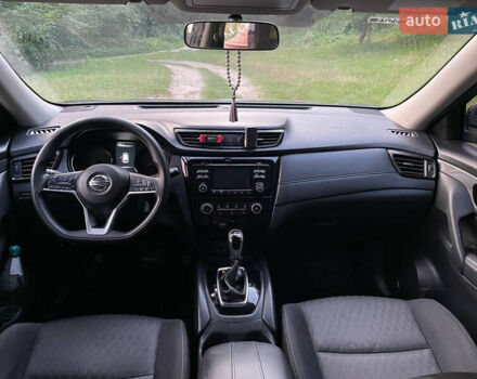 Сірий Ніссан Rogue, об'ємом двигуна 2.49 л та пробігом 210 тис. км за 12500 $, фото 3 на Automoto.ua