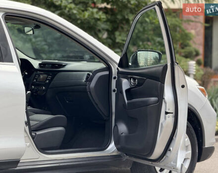 Серый Ниссан Rogue, объемом двигателя 2.5 л и пробегом 162 тыс. км за 12900 $, фото 22 на Automoto.ua