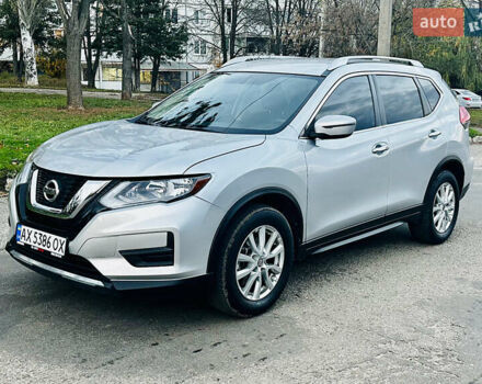 Серый Ниссан Rogue, объемом двигателя 2.49 л и пробегом 190 тыс. км за 12200 $, фото 6 на Automoto.ua