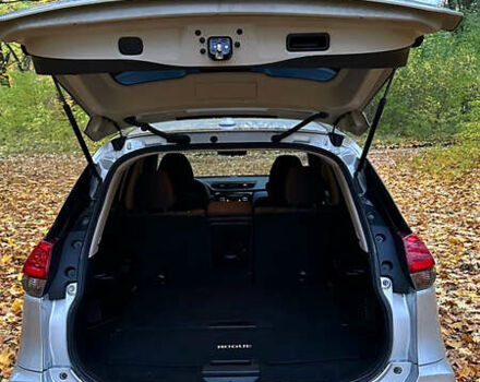 Сірий Ніссан Rogue, об'ємом двигуна 2.49 л та пробігом 79 тис. км за 13200 $, фото 9 на Automoto.ua