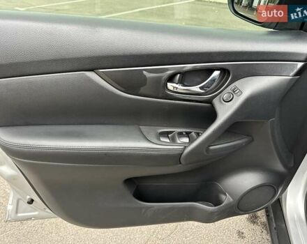 Серый Ниссан Rogue, объемом двигателя 2.49 л и пробегом 162 тыс. км за 11700 $, фото 18 на Automoto.ua