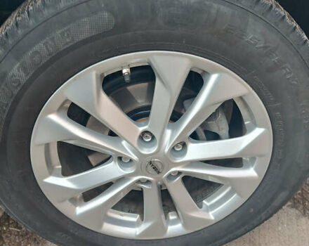 Серый Ниссан Rogue, объемом двигателя 2.5 л и пробегом 137 тыс. км за 11550 $, фото 20 на Automoto.ua