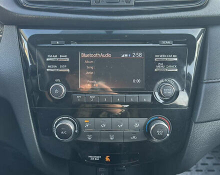 Серый Ниссан Rogue, объемом двигателя 2.49 л и пробегом 206 тыс. км за 12999 $, фото 31 на Automoto.ua