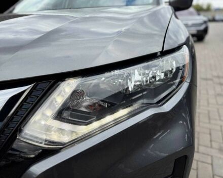 Серый Ниссан Rogue, объемом двигателя 2.5 л и пробегом 161 тыс. км за 13200 $, фото 3 на Automoto.ua