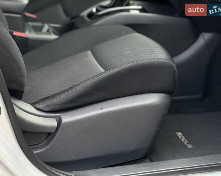 Серый Ниссан Rogue, объемом двигателя 2.5 л и пробегом 162 тыс. км за 12900 $, фото 24 на Automoto.ua