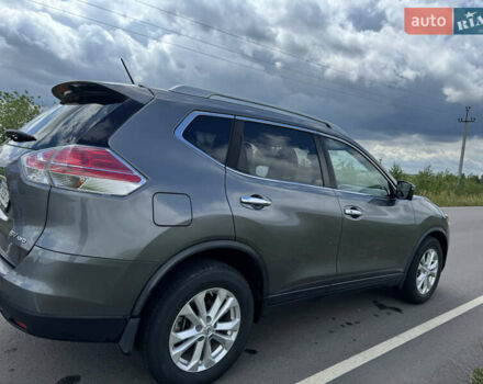 Серый Ниссан Rogue, объемом двигателя 2.49 л и пробегом 122 тыс. км за 14000 $, фото 7 на Automoto.ua
