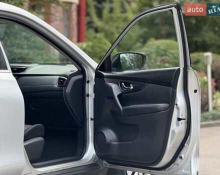 Серый Ниссан Rogue, объемом двигателя 2.5 л и пробегом 162 тыс. км за 12900 $, фото 23 на Automoto.ua