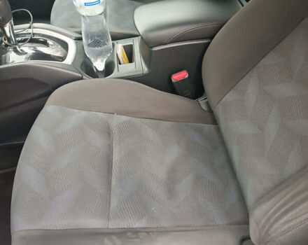 Серый Ниссан Rogue, объемом двигателя 2.5 л и пробегом 137 тыс. км за 11550 $, фото 7 на Automoto.ua