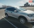 Ниссан Rogue 2016 в Киеве на Automoto.ua Серый Ниссан Rogue, объемом двигателя 2.5 л и пробегом 205 тыс. км за 12600 $, фото 2 на Automoto.ua