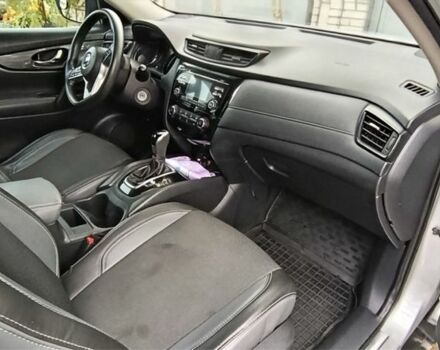 Сірий Ніссан Rogue, об'ємом двигуна 2.5 л та пробігом 130 тис. км за 16000 $, фото 4 на Automoto.ua