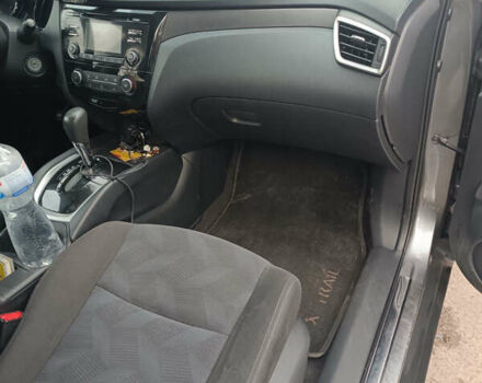 Серый Ниссан Rogue, объемом двигателя 2.5 л и пробегом 137 тыс. км за 11550 $, фото 9 на Automoto.ua