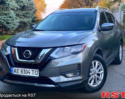 Серый Ниссан Rogue, объемом двигателя 2.5 л и пробегом 165 тыс. км за 13500 $, фото 2 на Automoto.ua