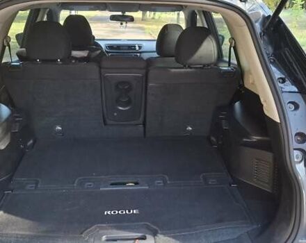 Серый Ниссан Rogue, объемом двигателя 2.49 л и пробегом 135 тыс. км за 12900 $, фото 7 на Automoto.ua