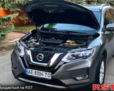 Серый Ниссан Rogue, объемом двигателя 2.5 л и пробегом 165 тыс. км за 13500 $, фото 12 на Automoto.ua