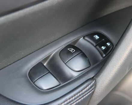 Сірий Ніссан Rogue, об'ємом двигуна 2.5 л та пробігом 105 тис. км за 12500 $, фото 9 на Automoto.ua