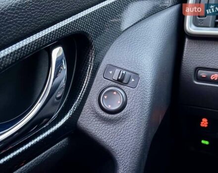 Серый Ниссан Rogue, объемом двигателя 2.5 л и пробегом 92 тыс. км за 14500 $, фото 23 на Automoto.ua