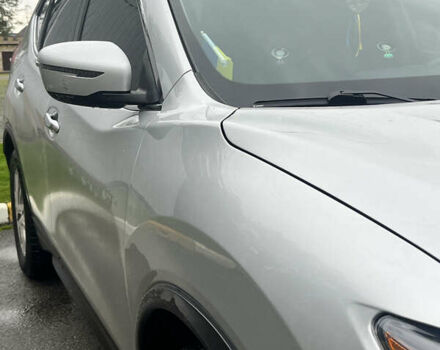 Серый Ниссан Rogue, объемом двигателя 2.5 л и пробегом 215 тыс. км за 15000 $, фото 2 на Automoto.ua