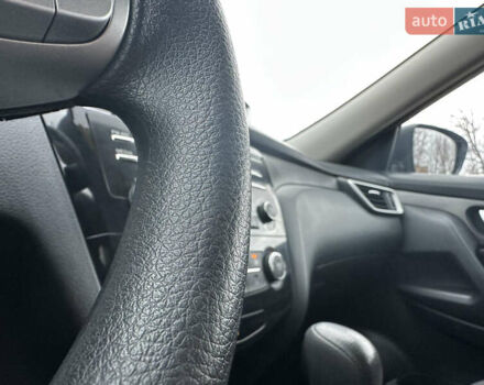 Сірий Ніссан Rogue, об'ємом двигуна 2.49 л та пробігом 135 тис. км за 12000 $, фото 8 на Automoto.ua