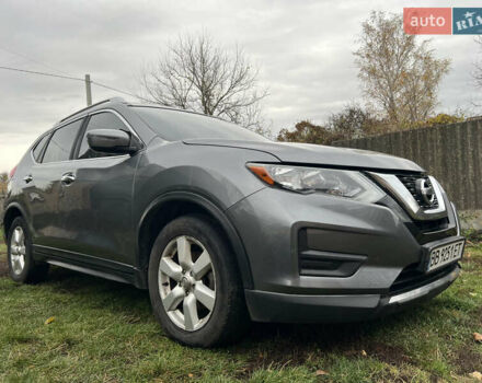 Серый Ниссан Rogue, объемом двигателя 2.49 л и пробегом 170 тыс. км за 16000 $, фото 2 на Automoto.ua