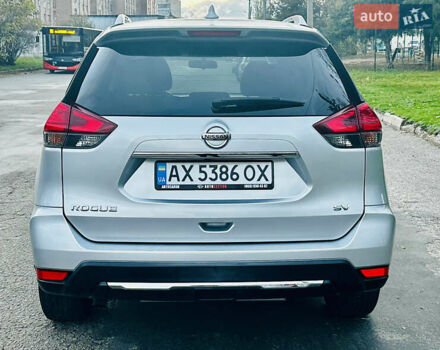 Серый Ниссан Rogue, объемом двигателя 2.49 л и пробегом 190 тыс. км за 12200 $, фото 2 на Automoto.ua