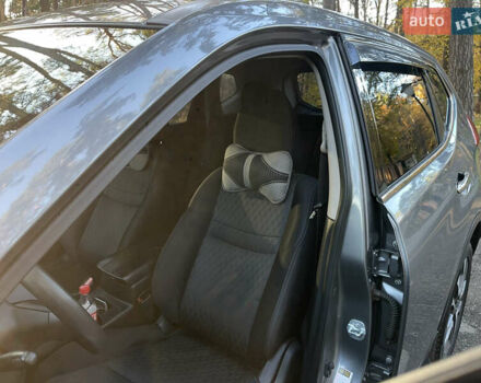 Серый Ниссан Rogue, объемом двигателя 2.5 л и пробегом 112 тыс. км за 13400 $, фото 9 на Automoto.ua