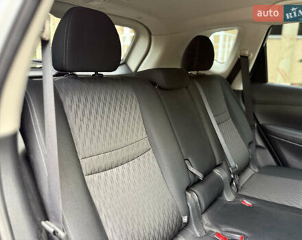 Серый Ниссан Rogue, объемом двигателя 2.5 л и пробегом 162 тыс. км за 12900 $, фото 27 на Automoto.ua