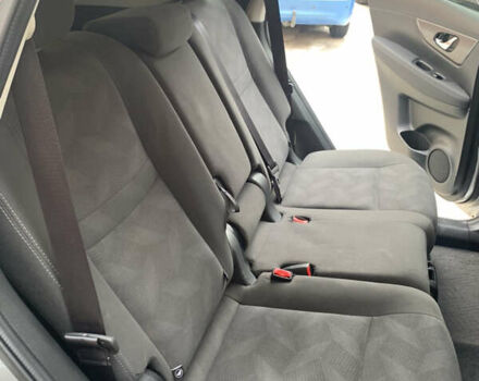 Серый Ниссан Rogue, объемом двигателя 2.5 л и пробегом 190 тыс. км за 14800 $, фото 3 на Automoto.ua