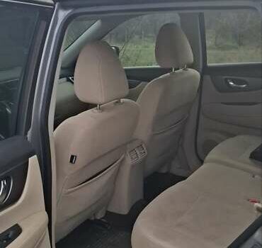 Серый Ниссан Rogue, объемом двигателя 2.5 л и пробегом 112 тыс. км за 12500 $, фото 5 на Automoto.ua