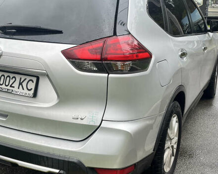 Серый Ниссан Rogue, объемом двигателя 2.5 л и пробегом 215 тыс. км за 15000 $, фото 3 на Automoto.ua