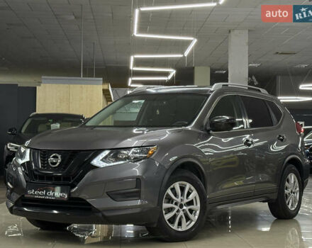 Серый Ниссан Rogue, объемом двигателя 2 л и пробегом 132 тыс. км за 16999 $, фото 4 на Automoto.ua