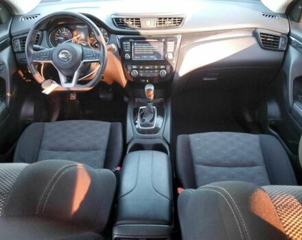 Серый Ниссан Rogue, объемом двигателя 2 л и пробегом 96 тыс. км за 2100 $, фото 7 на Automoto.ua