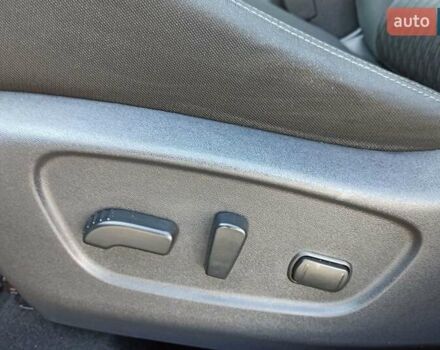 Серый Ниссан Rogue, объемом двигателя 2.5 л и пробегом 150 тыс. км за 14000 $, фото 10 на Automoto.ua