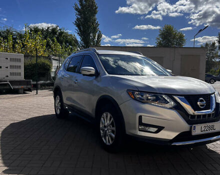 Серый Ниссан Rogue, объемом двигателя 2.49 л и пробегом 119 тыс. км за 15200 $, фото 3 на Automoto.ua