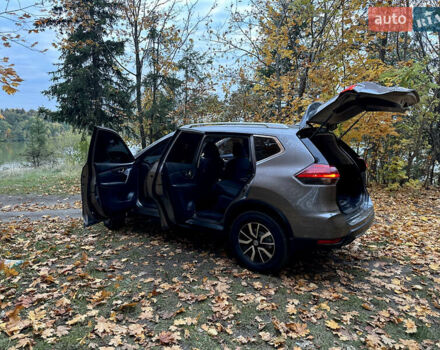 Серый Ниссан Rogue, объемом двигателя 2.49 л и пробегом 180 тыс. км за 13300 $, фото 38 на Automoto.ua