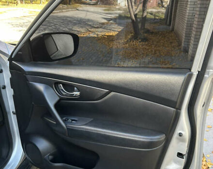 Серый Ниссан Rogue, объемом двигателя 2.49 л и пробегом 154 тыс. км за 16500 $, фото 17 на Automoto.ua