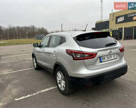 Сірий Ніссан Rogue, об'ємом двигуна 2 л та пробігом 143 тис. км за 12700 $, фото 3 на Automoto.ua