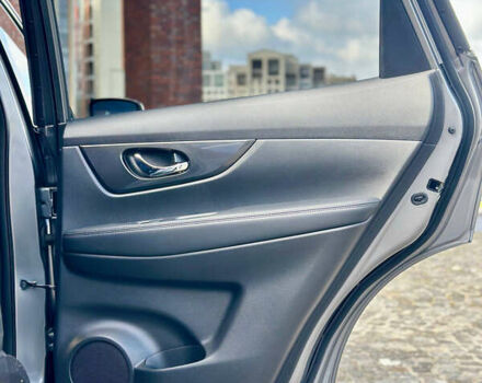 Серый Ниссан Rogue, объемом двигателя 2.5 л и пробегом 197 тыс. км за 12900 $, фото 27 на Automoto.ua