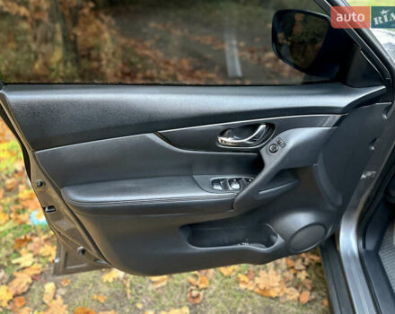 Серый Ниссан Rogue, объемом двигателя 2.49 л и пробегом 180 тыс. км за 13300 $, фото 25 на Automoto.ua