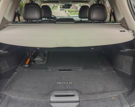 Серый Ниссан Rogue, объемом двигателя 2.5 л и пробегом 177 тыс. км за 15000 $, фото 7 на Automoto.ua