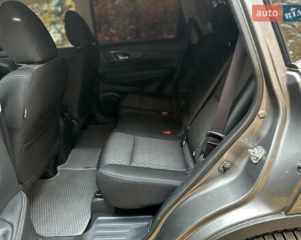 Серый Ниссан Rogue, объемом двигателя 2.49 л и пробегом 180 тыс. км за 13300 $, фото 19 на Automoto.ua