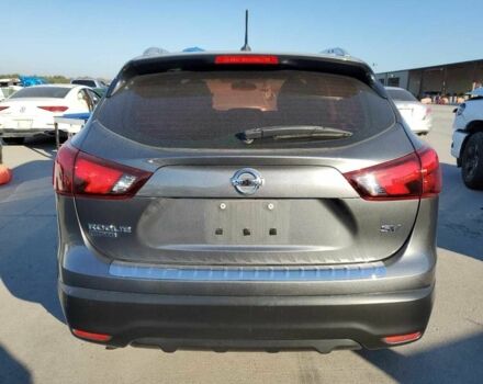 Серый Ниссан Rogue, объемом двигателя 2 л и пробегом 96 тыс. км за 2100 $, фото 5 на Automoto.ua