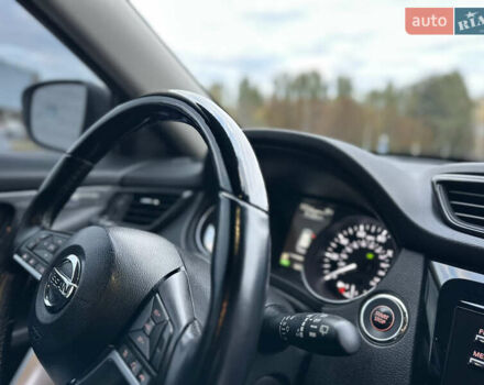 Серый Ниссан Rogue, объемом двигателя 2 л и пробегом 165 тыс. км за 15500 $, фото 24 на Automoto.ua