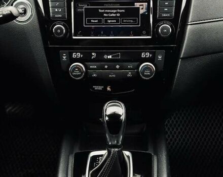 Сірий Ніссан Rogue, об'ємом двигуна 2.5 л та пробігом 180 тис. км за 17500 $, фото 13 на Automoto.ua